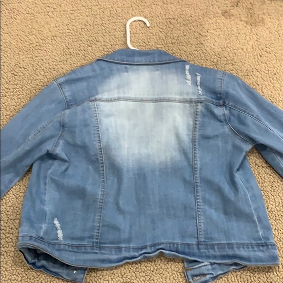 Denim Jacket with Flower Embroidery - Picture 3 of 4